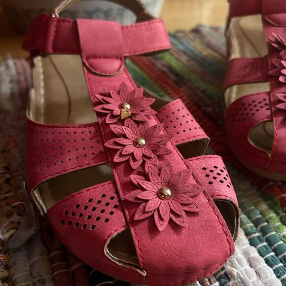 Elegant Pink Floral Women's Sandals Size 39/8 - Picture 3 of 16